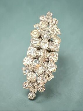 Crystal Cluster rhinestone brooch.